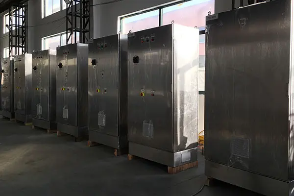 What are the requirements for the design and production of programmable control cabinets in the pharmaceutical industry